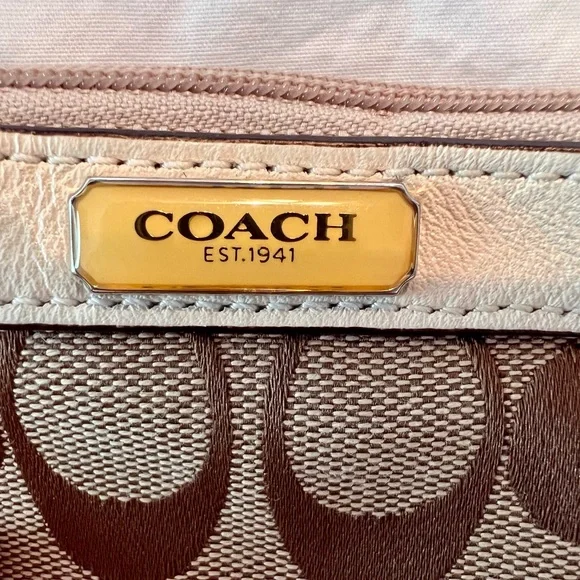Coach Wristlet NWOT Jacquard Logo Print Crean Leather Trim Brown Tan Exterior - Picture 15 of 15